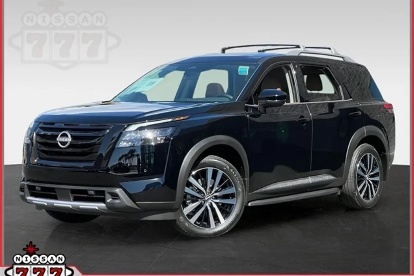 2025 Nissan Pathfinder Platinum photo 1