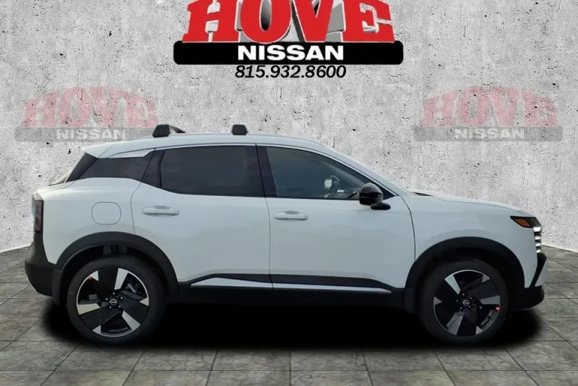 2026 Nissan Kicks SR photo 1