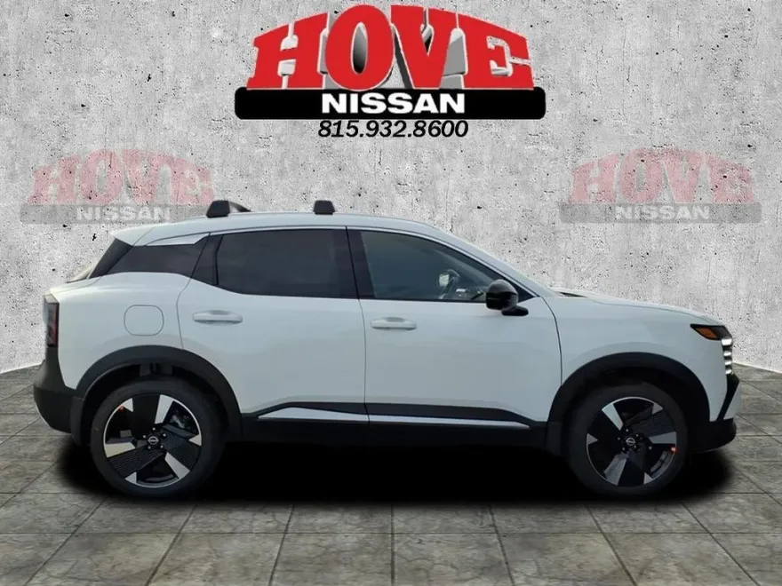 2026 Nissan Kicks SR photo 1