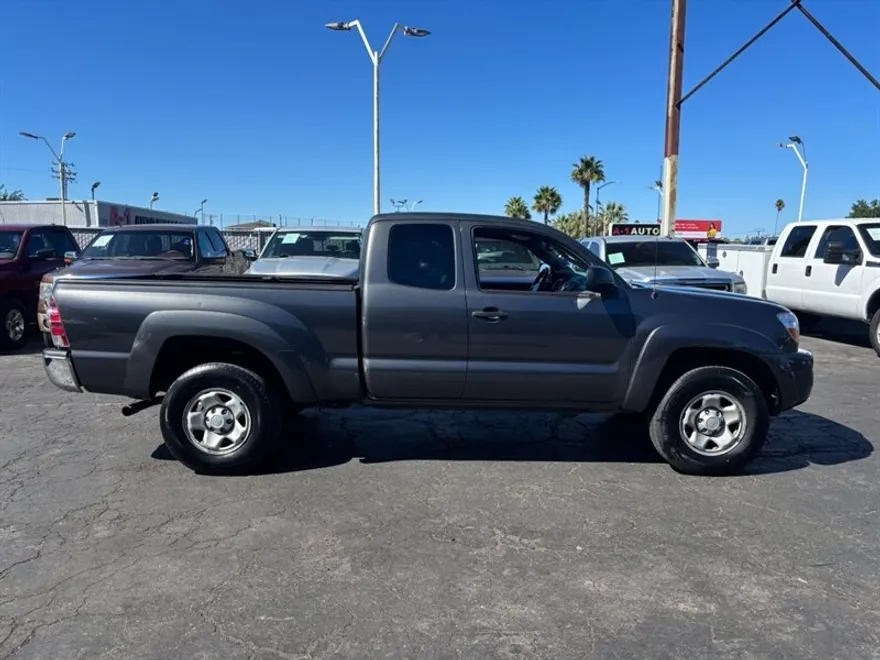 2010 Toyota Tacoma photo 1
