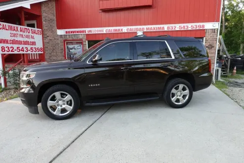 2018 Chevrolet Tahoe LS photo 2