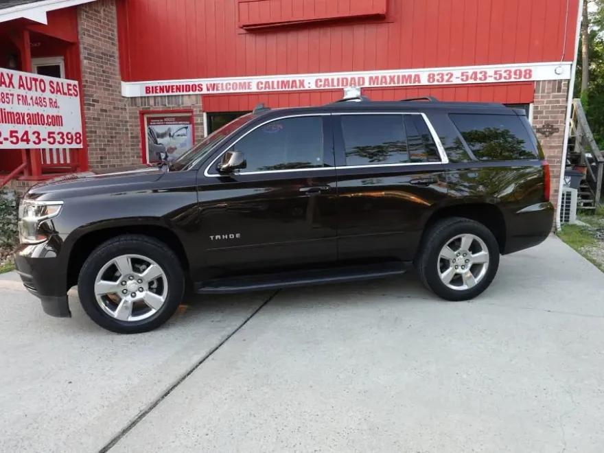 2018 Chevrolet Tahoe LS photo 2