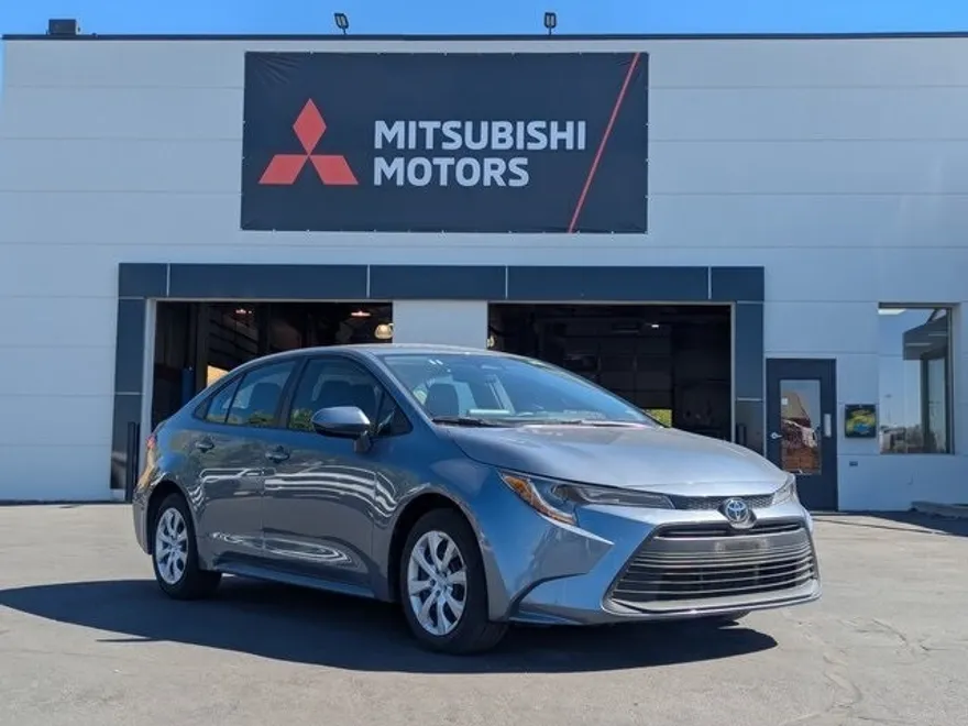 2024 Toyota Corolla LE photo 1