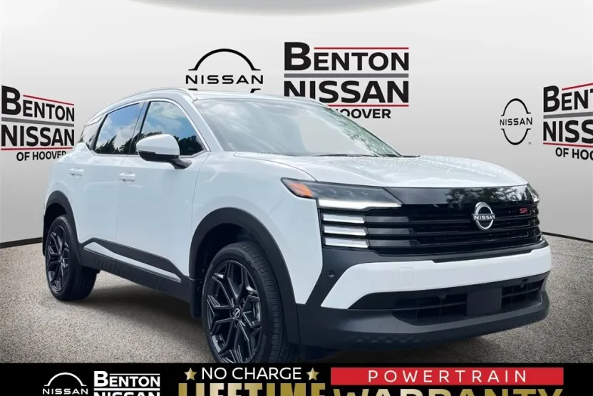 2025 Nissan Kicks SR photo 1