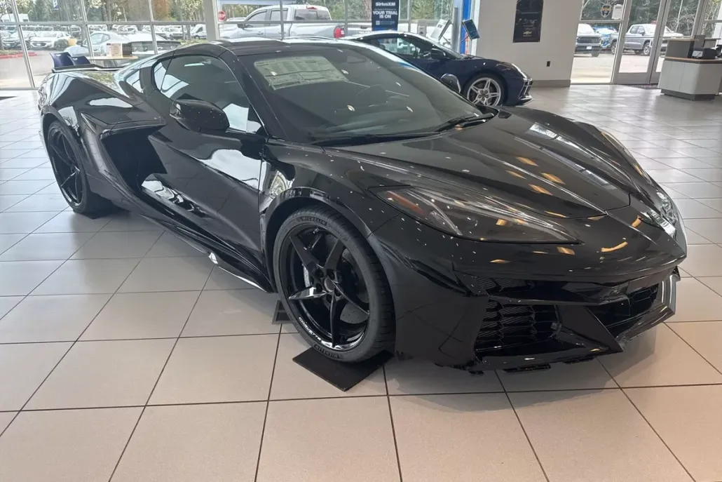2025 Chevrolet Corvette E-Ray 2LZ photo 1