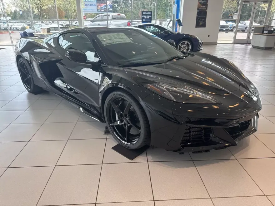 2025 Chevrolet Corvette E-Ray 2LZ photo 1