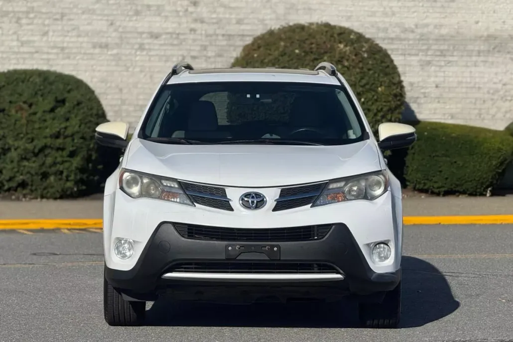 2015 Toyota RAV4 XLE Sport photo 1