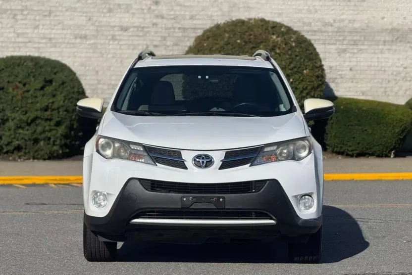 2015 Toyota RAV4 XLE Sport photo 1