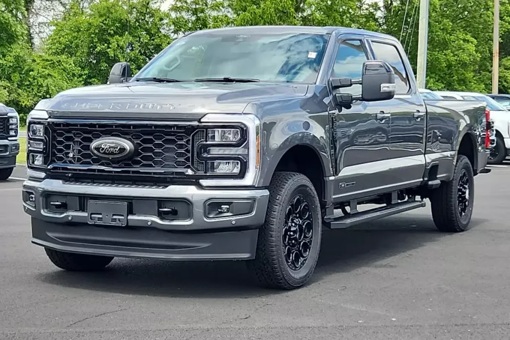 2025 Ford F-250 Lariat photo 1