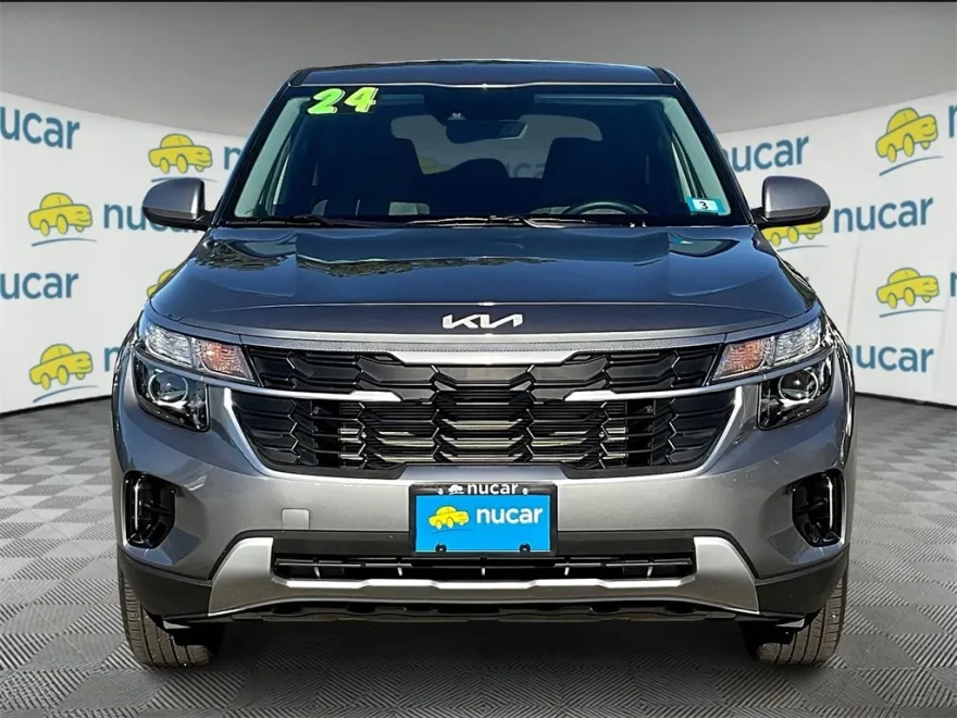 2024 Kia Seltos LX photo 1