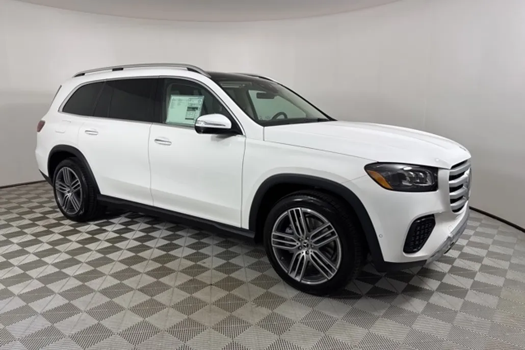 2025 Mercedes Benz GLS 450 4MATIC photo 1