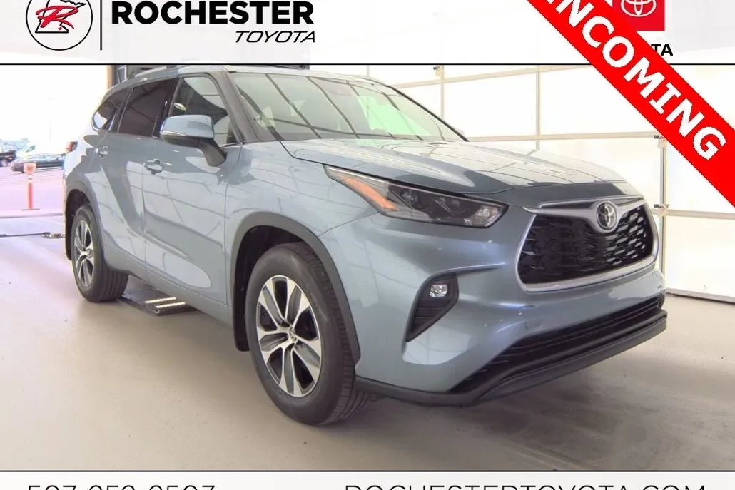 2022 Toyota Highlander XLE photo 1