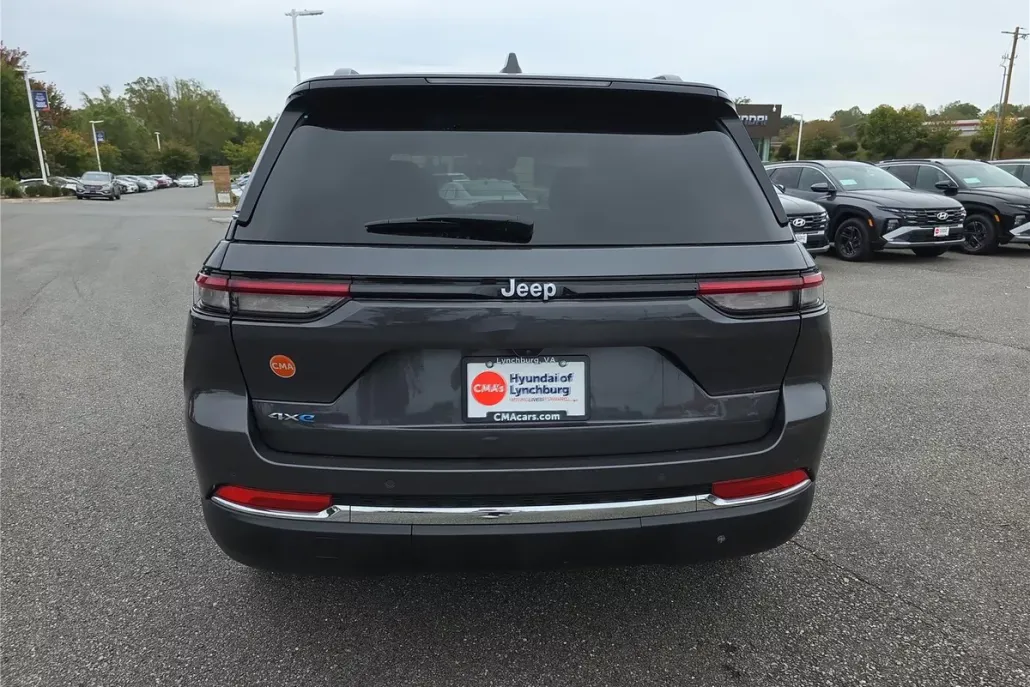 2024 Jeep Cherokee Limited 4xe photo 1