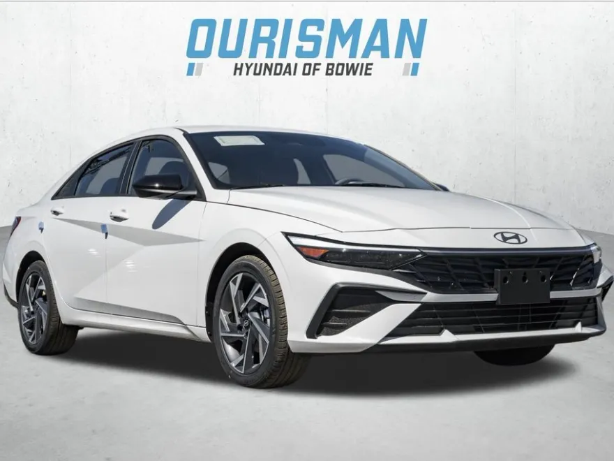 2025 Hyundai Elantra SEL Sport photo 1