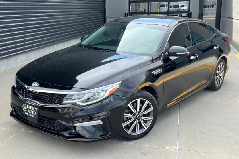2020 Kia Optima EX photo 1