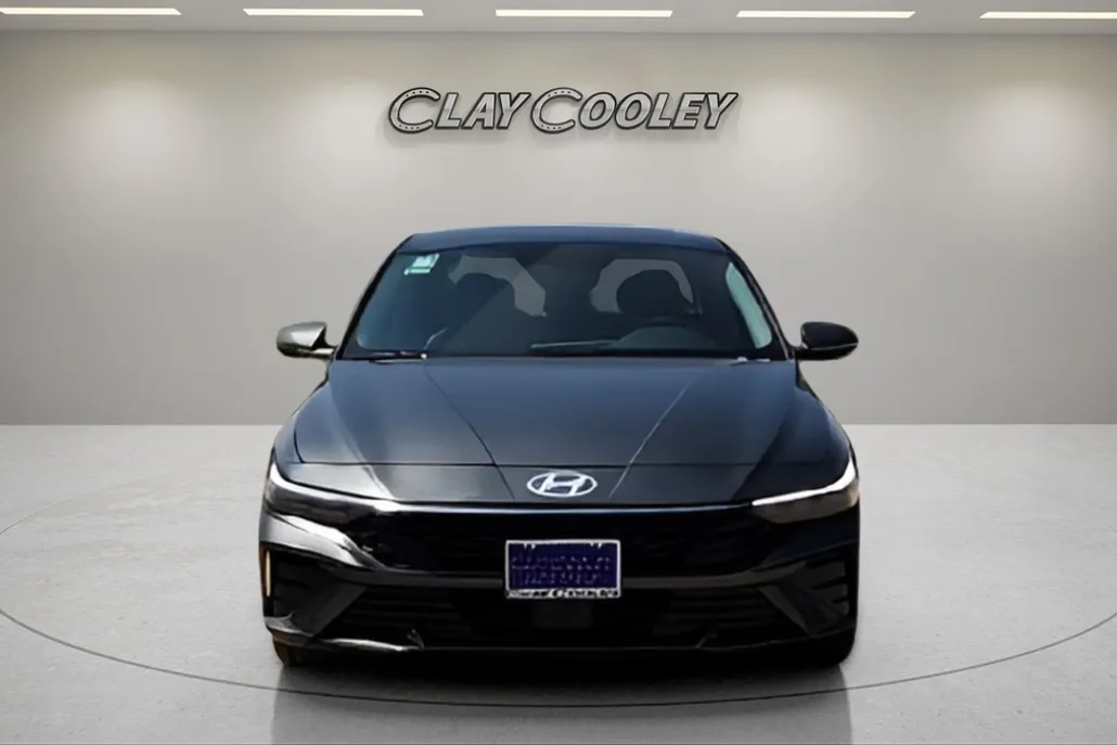 2025 Hyundai Elantra Limited photo 1