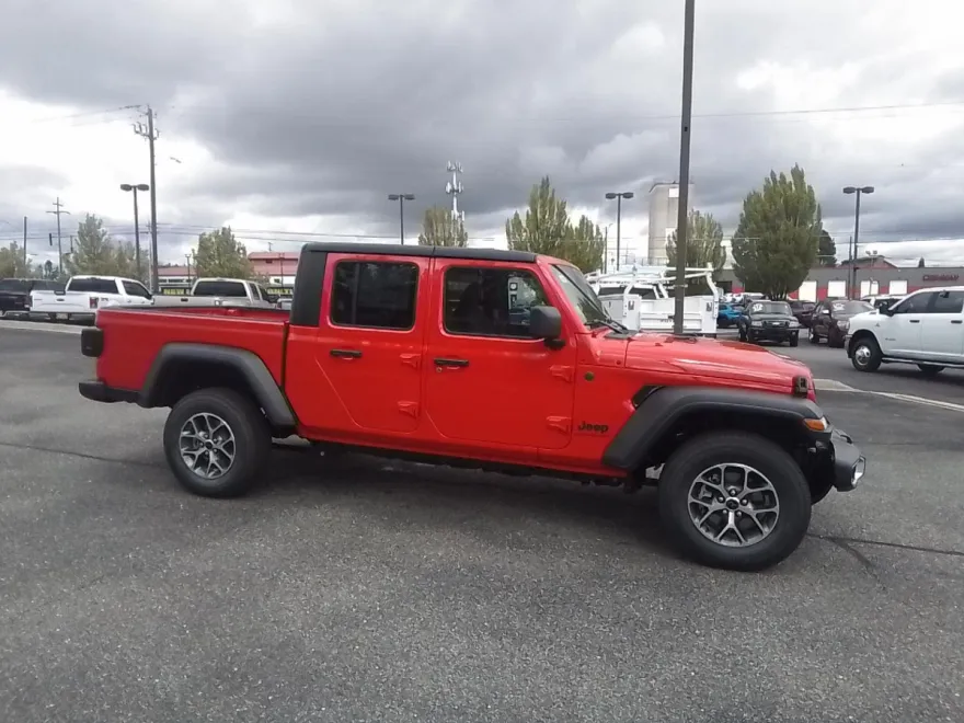 2025 Jeep Gladiator Sport S photo 1
