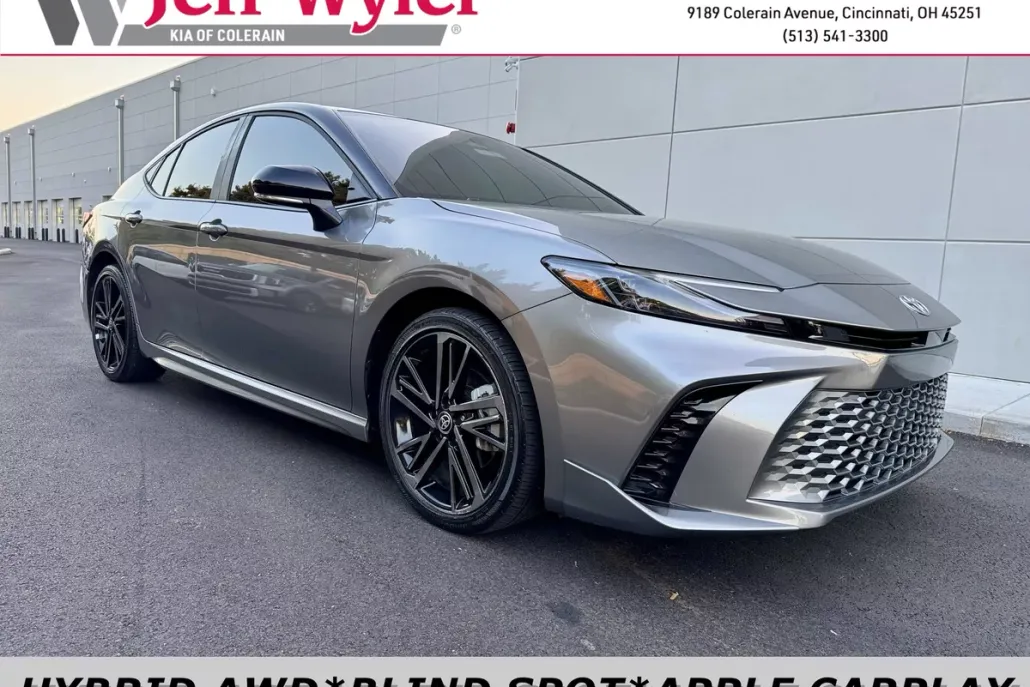 2025 Toyota Camry XSE photo 1