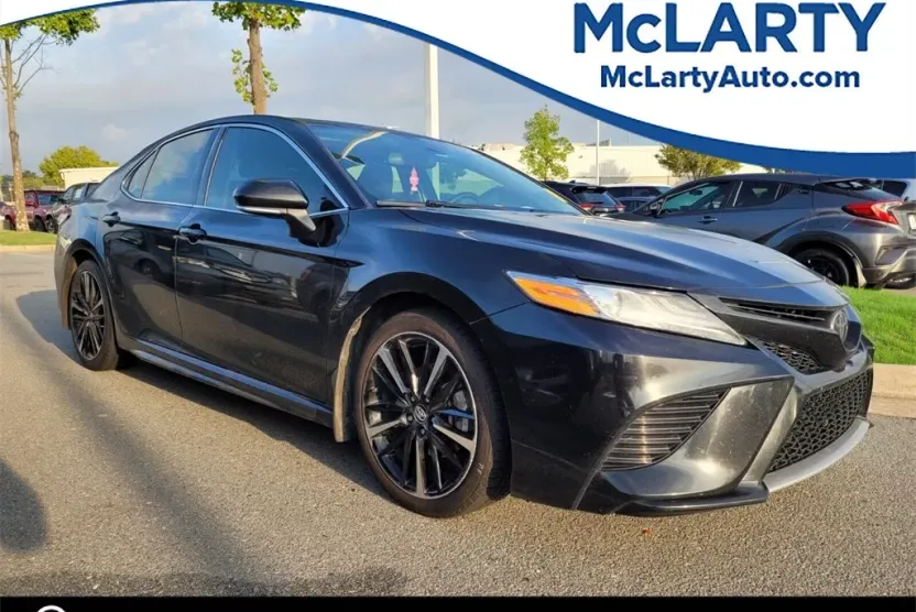 2020 Toyota Camry XSE photo 1