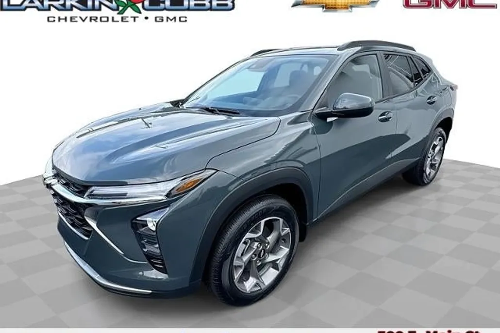 2025 Chevrolet Trax LT photo 1