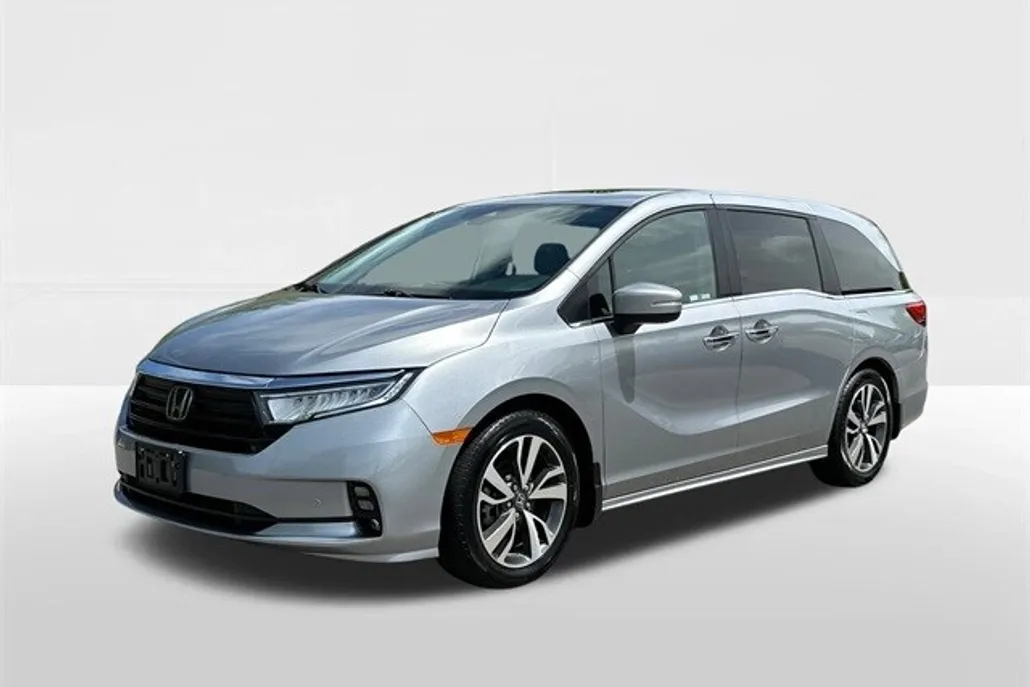 2023 Honda Odyssey Touring photo 1