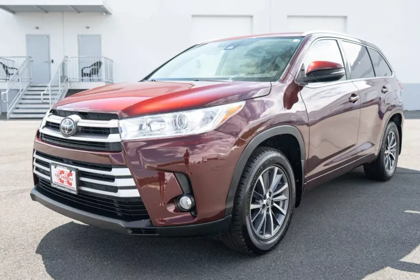 2018 Toyota Highlander XLE Sport photo 1