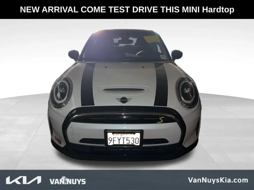 2023 Mini Cooper Hardtop SE photo 1