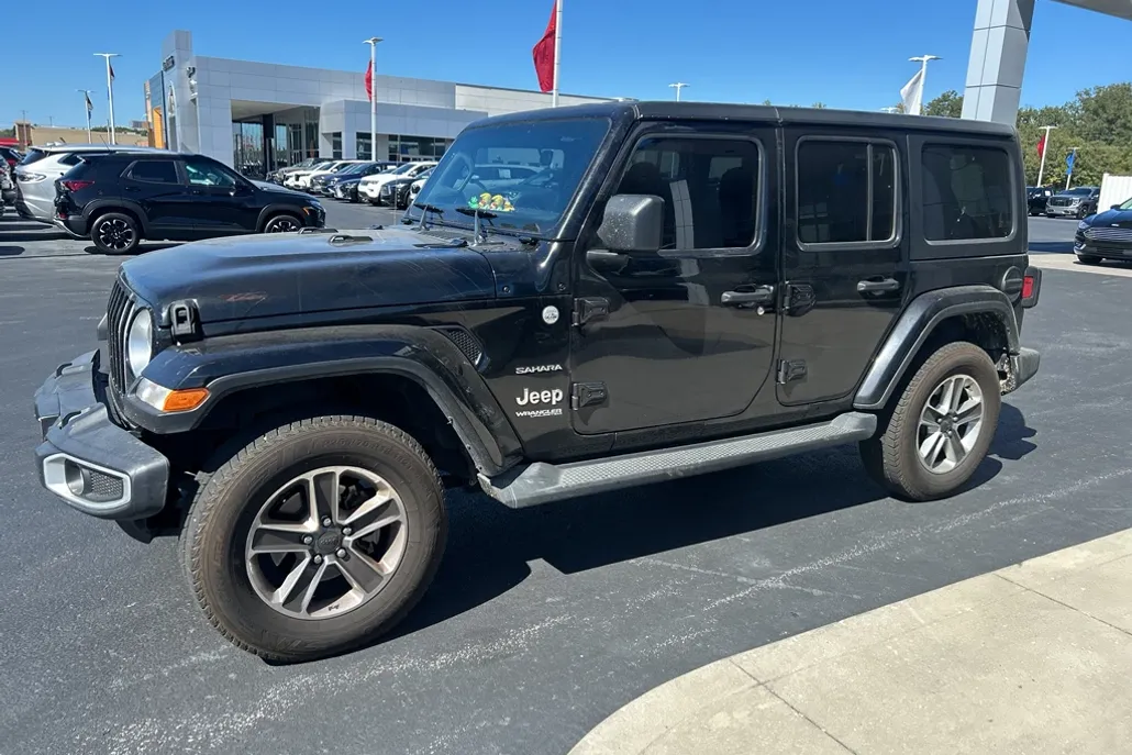 2020 Jeep Wrangler Unlimited Sahara photo 1