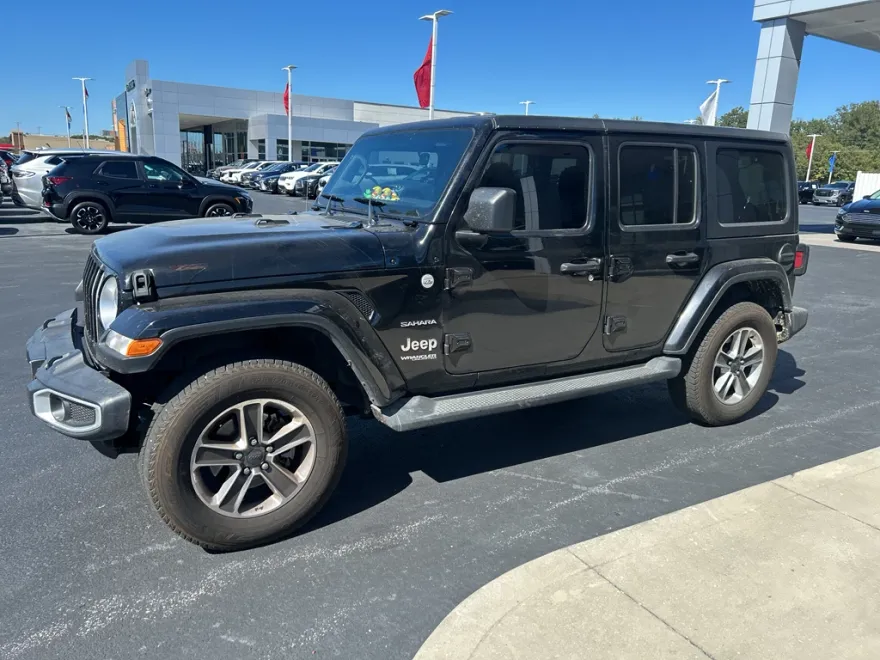 2020 Jeep Wrangler Unlimited Sahara photo 1