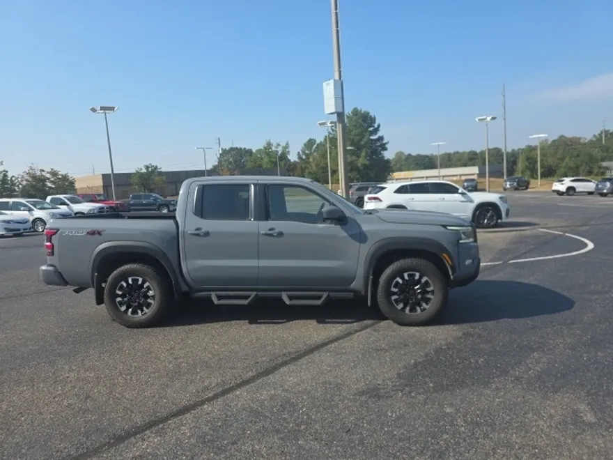 2023 Nissan Frontier PRO-4X photo 1