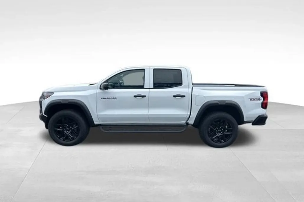 2025 Chevrolet Colorado Trail Boss photo 1