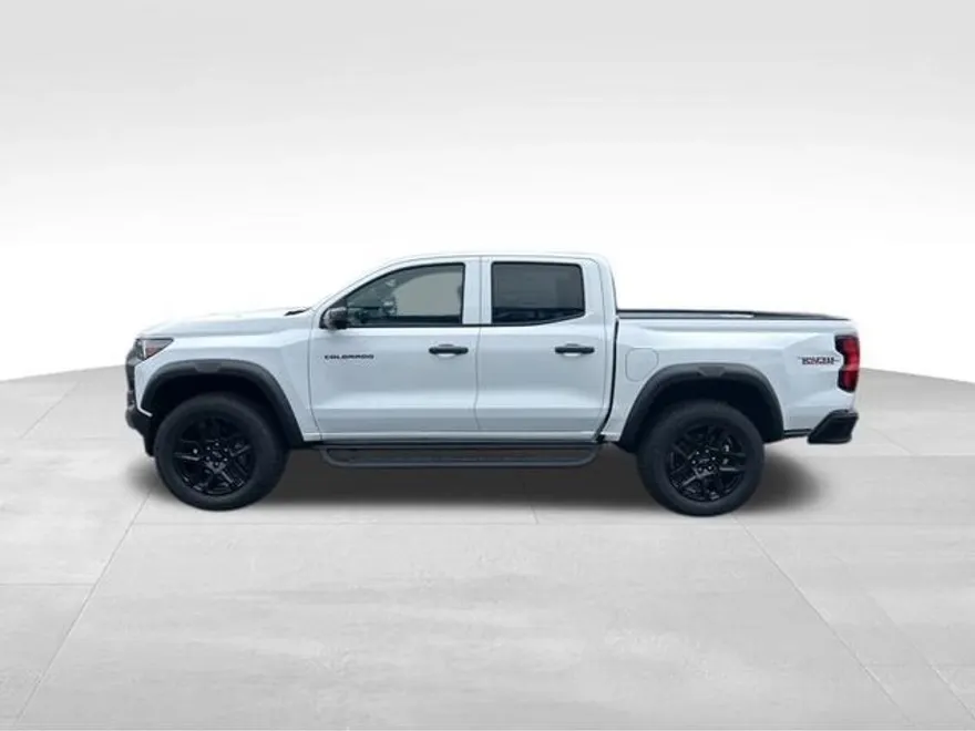2025 Chevrolet Colorado Trail Boss photo 1