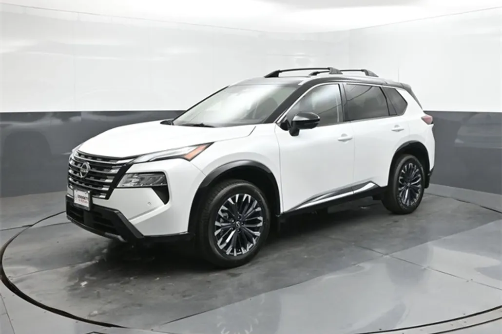 2026 Nissan Rogue Platinum photo 1