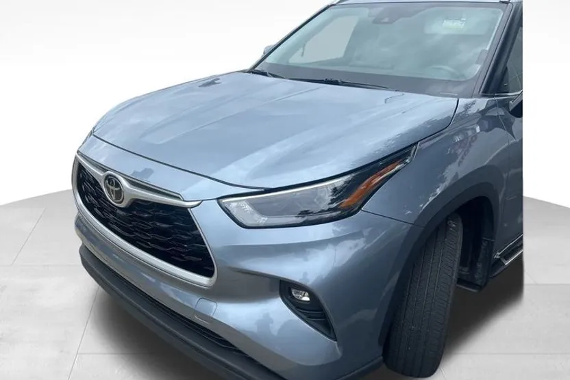 2022 Toyota Highlander XLE photo 1