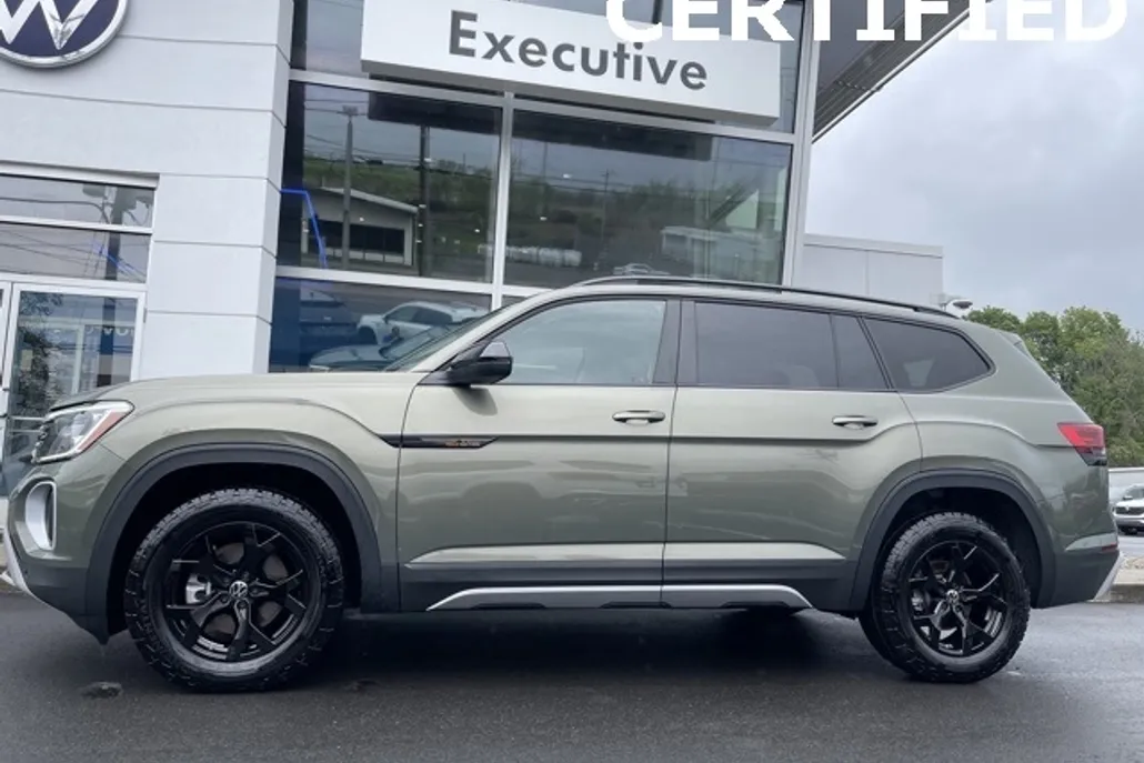 2024 Volkswagen Atlas Peak Edition SEL photo 1