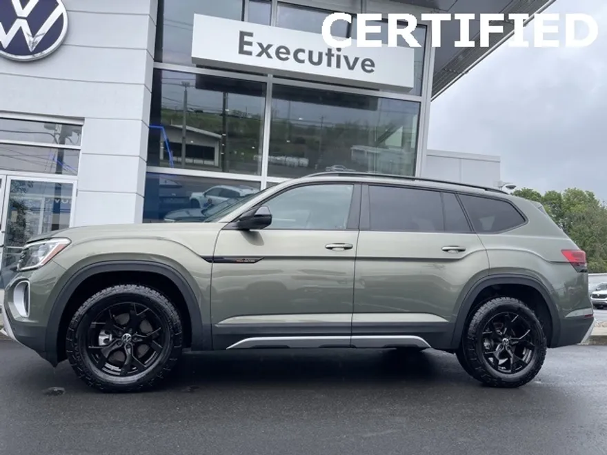 2024 Volkswagen Atlas Peak Edition SEL photo 1