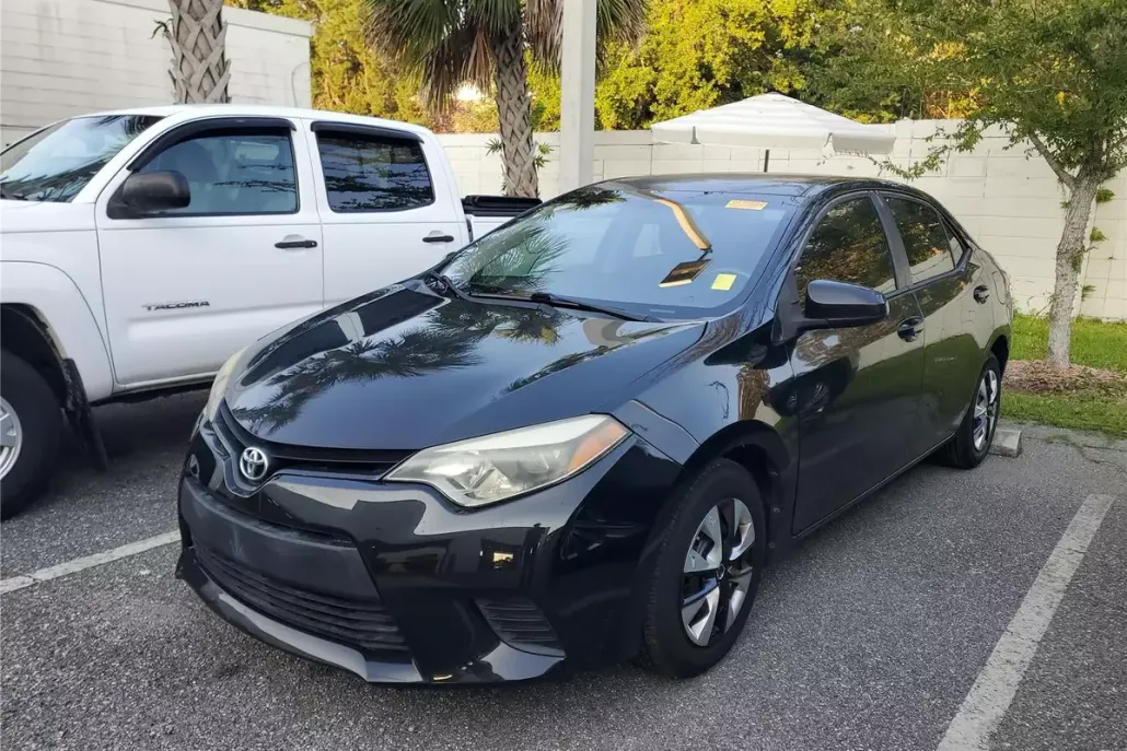 2015 Toyota Corolla L photo 1