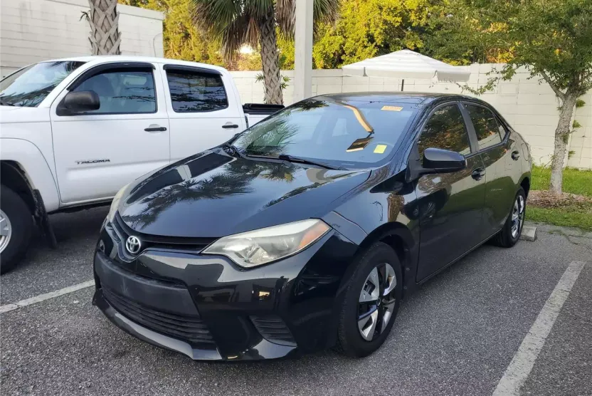 2015 Toyota Corolla L photo 1