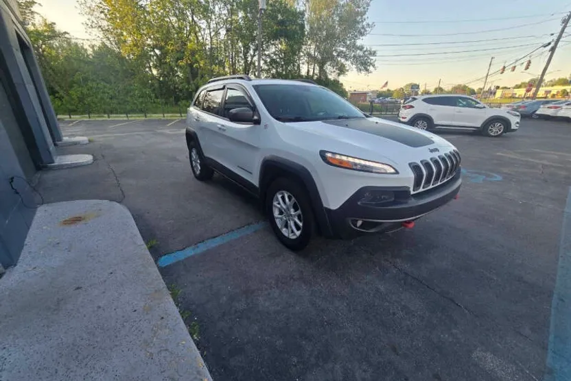 2014 Jeep Cherokee Trailhawk photo 1