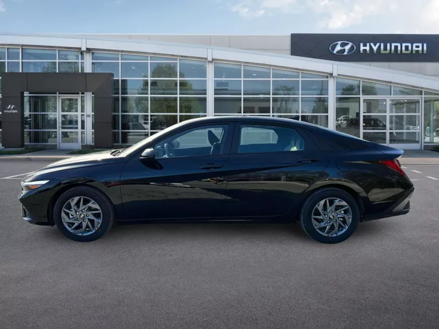 2025 Hyundai Elantra Hybrid Blue photo 1