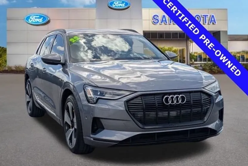 2022 Audi e-tron Premium Plus photo 1
