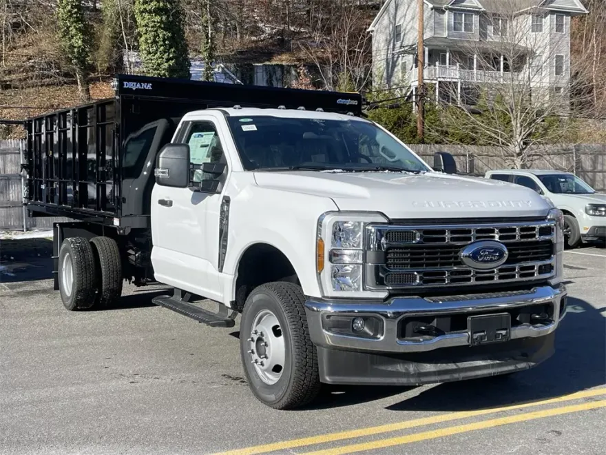 2024 Ford F-350 XL photo 1