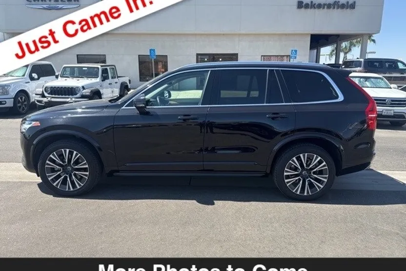 2021 Volvo XC90 T5 Momentum photo 1