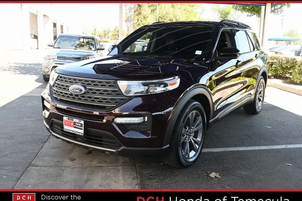 2022 Ford Explorer XLT photo 1