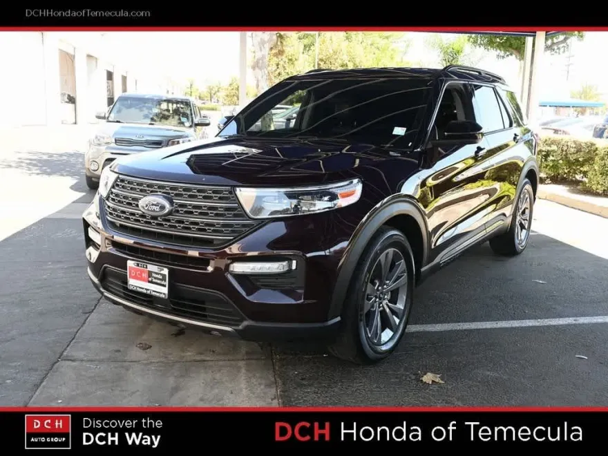 2022 Ford Explorer XLT photo 1