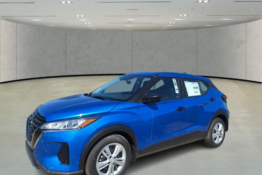 2025 Nissan Kicks Play S photo 1