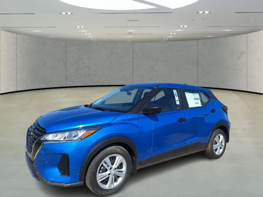 2025 Nissan Kicks Play S photo 1