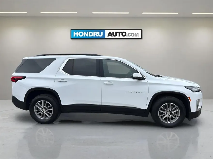 2023 Chevrolet Traverse Cloth photo 1