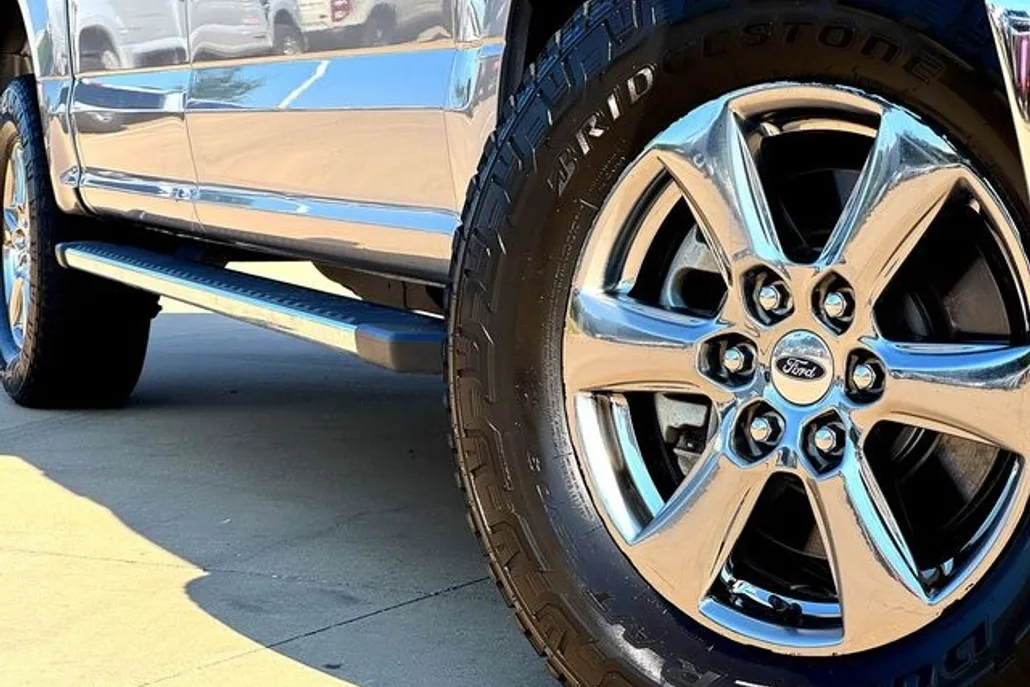 2020 Ford F-150 XLT photo 1