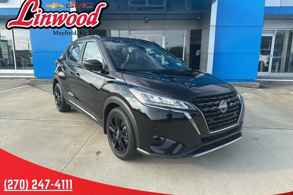 2024 Nissan Kicks SR photo 1